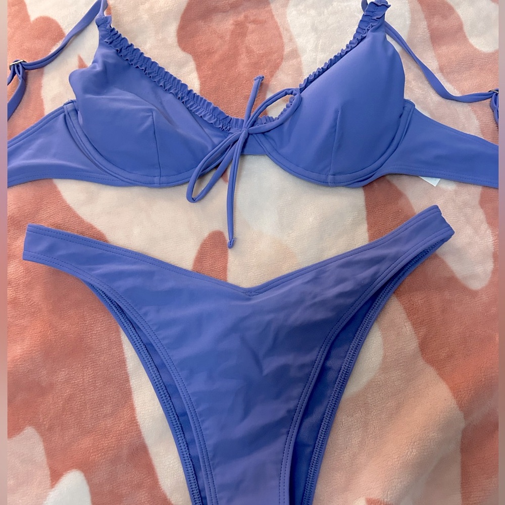 Size s, cute purple bathing suit from Hollister